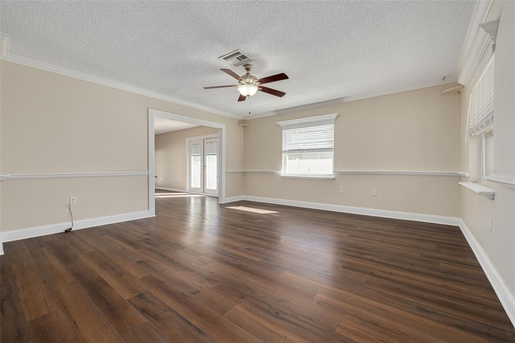 Active With Contract: $325,000 (2 beds, 2 baths, 1350 Square Feet)