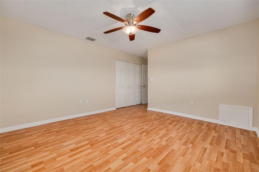 Active With Contract: $325,000 (2 beds, 2 baths, 1350 Square Feet)