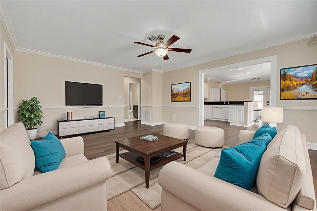 Active With Contract: $325,000 (2 beds, 2 baths, 1350 Square Feet)