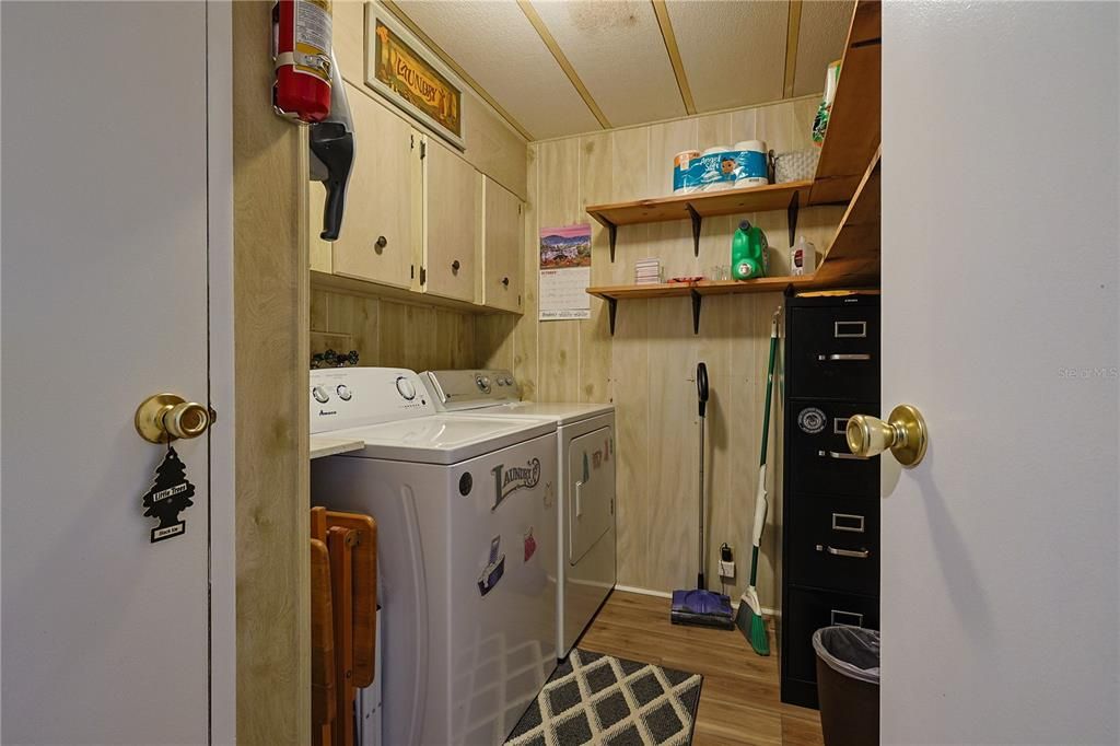 待售: $249,500 (3 贝兹, 2 浴室, 1406 平方英尺)