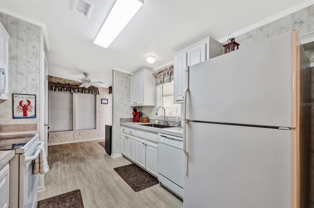 待售: $175,000 (2 贝兹, 2 浴室, 1269 平方英尺)