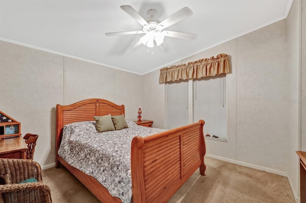 待售: $175,000 (2 贝兹, 2 浴室, 1269 平方英尺)