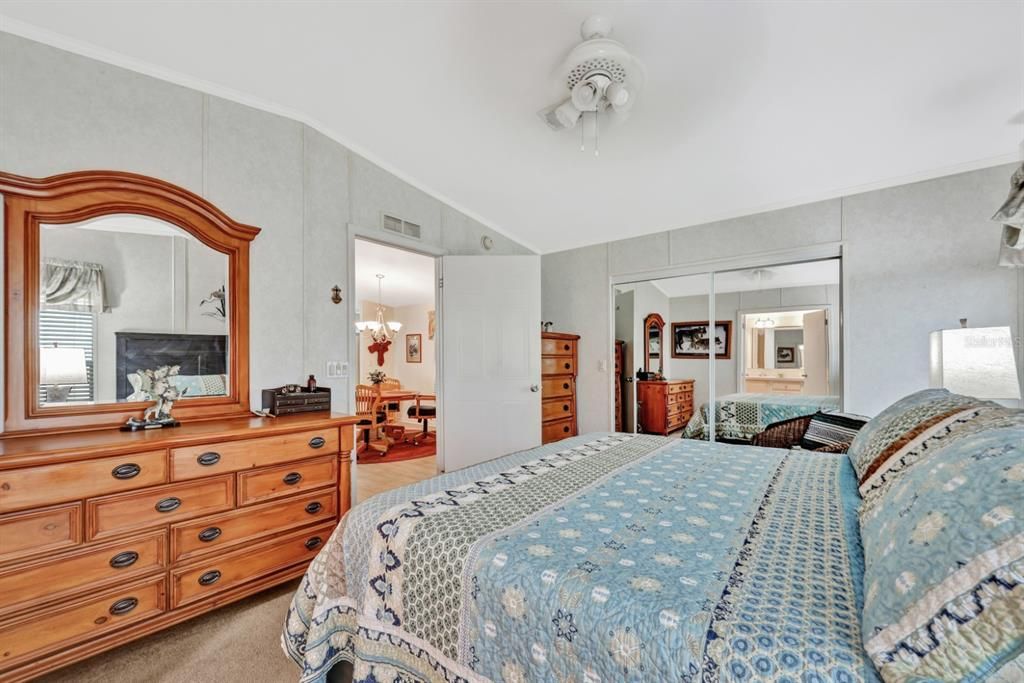 待售: $175,000 (2 贝兹, 2 浴室, 1269 平方英尺)