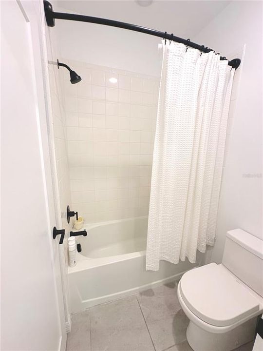 合同活跃: $690,000 (3 贝兹, 2 浴室, 1878 平方英尺)