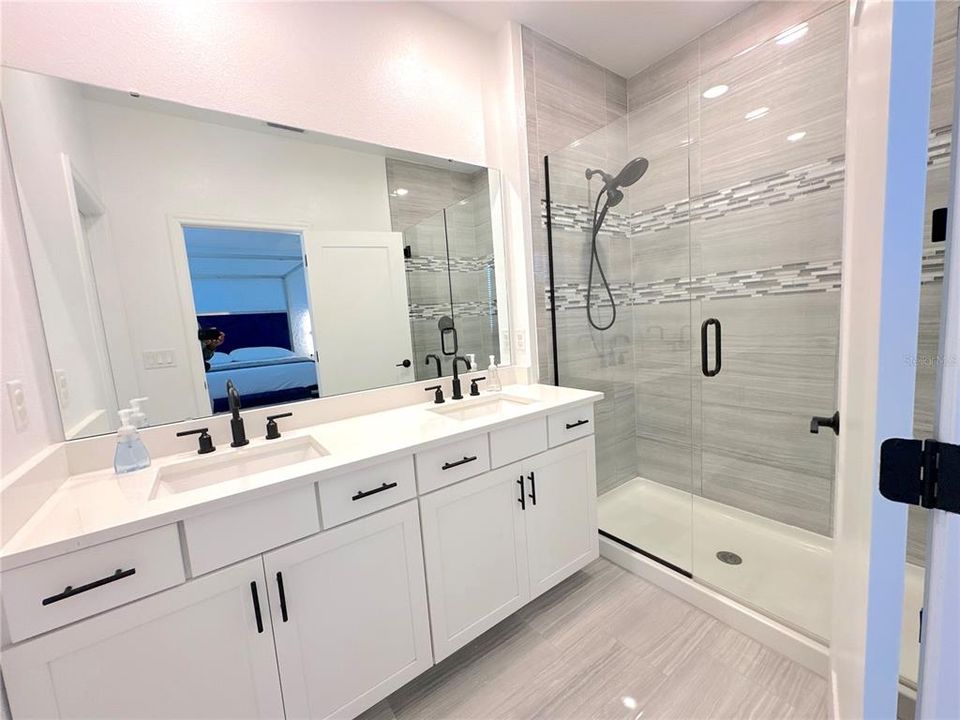 合同活跃: $690,000 (3 贝兹, 2 浴室, 1878 平方英尺)