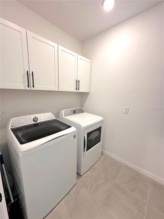 合同活跃: $690,000 (3 贝兹, 2 浴室, 1878 平方英尺)