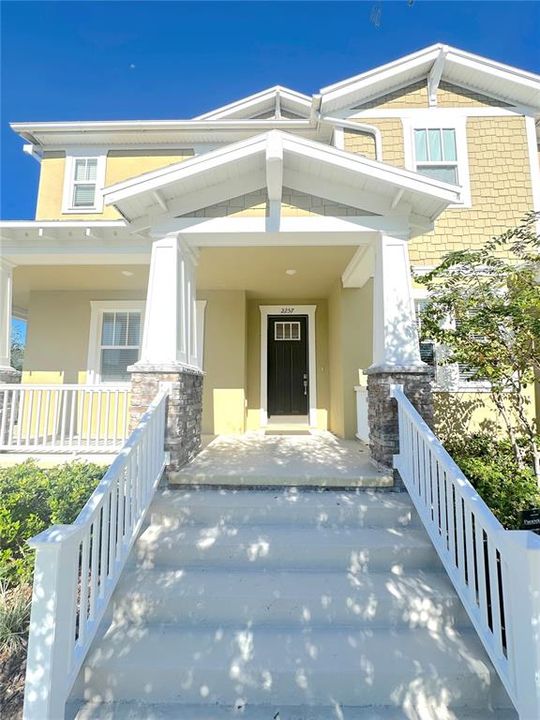 合同活跃: $690,000 (3 贝兹, 2 浴室, 1878 平方英尺)