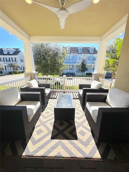 合同活跃: $690,000 (3 贝兹, 2 浴室, 1878 平方英尺)