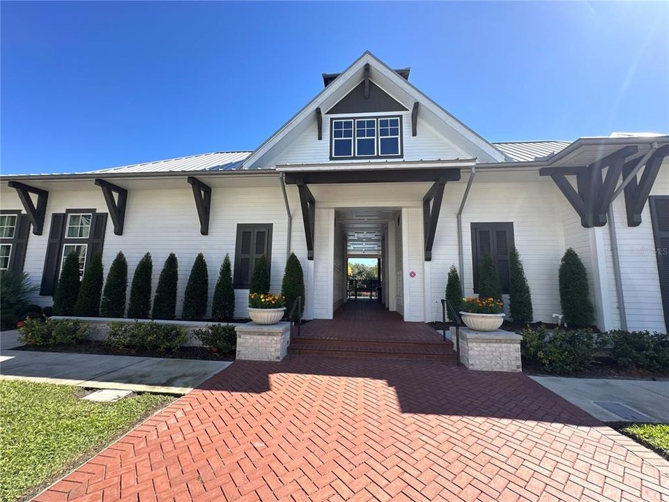 合同活跃: $690,000 (3 贝兹, 2 浴室, 1878 平方英尺)