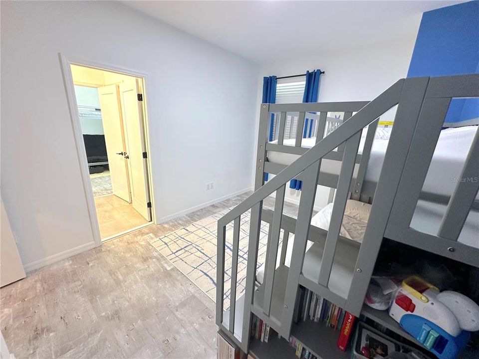 合同活跃: $690,000 (3 贝兹, 2 浴室, 1878 平方英尺)