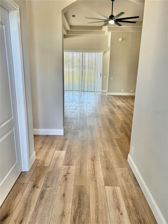 待售: $439,900 (3 贝兹, 2 浴室, 1690 平方英尺)