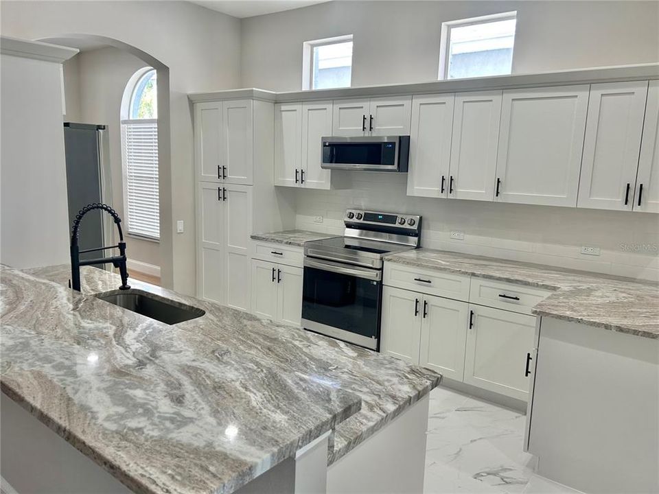 待售: $439,900 (3 贝兹, 2 浴室, 1690 平方英尺)