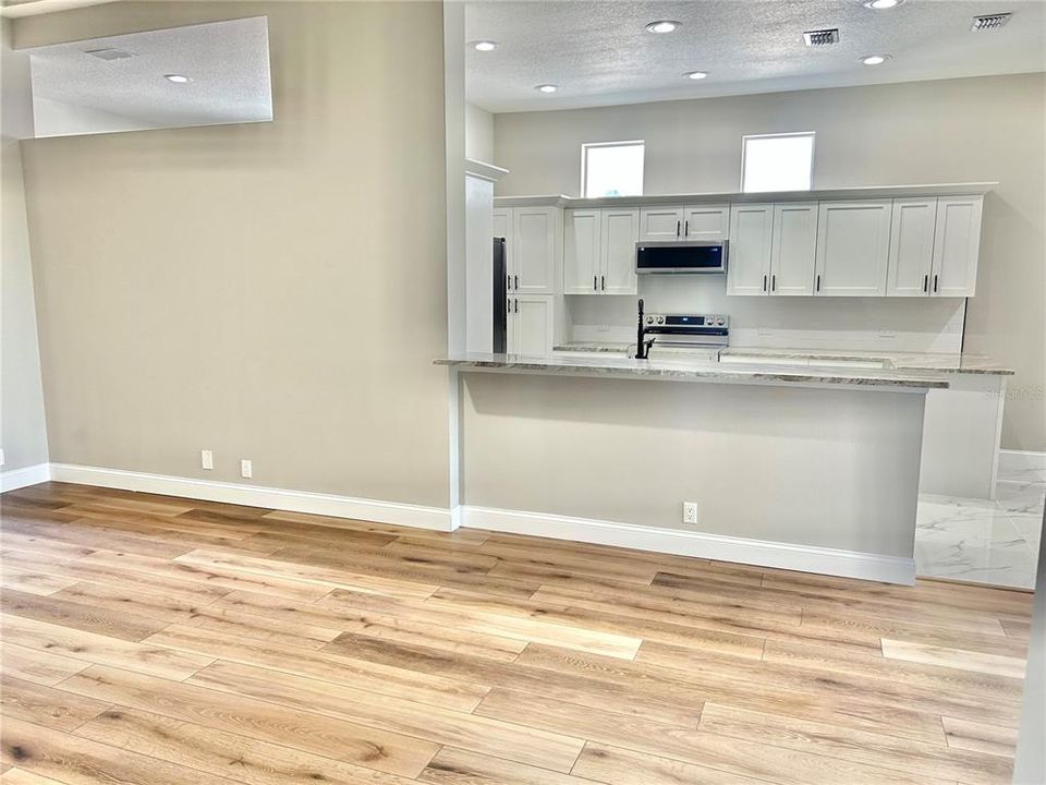 待售: $439,900 (3 贝兹, 2 浴室, 1690 平方英尺)