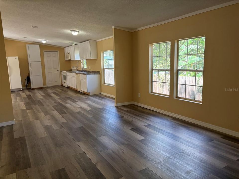 For Sale: $249,900 (4 beds, 2 baths, 1848 Square Feet)