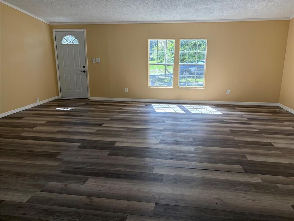 For Sale: $249,900 (4 beds, 2 baths, 1848 Square Feet)