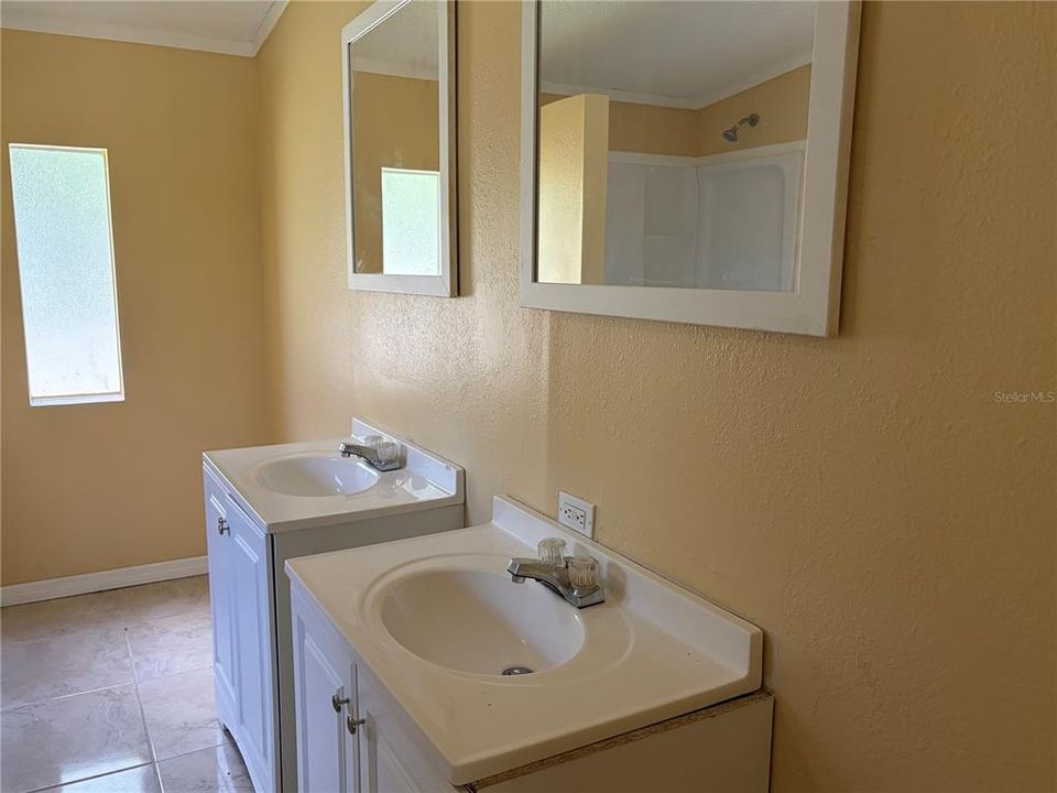 For Sale: $249,900 (4 beds, 2 baths, 1848 Square Feet)