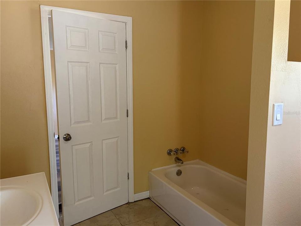 For Sale: $249,900 (4 beds, 2 baths, 1848 Square Feet)