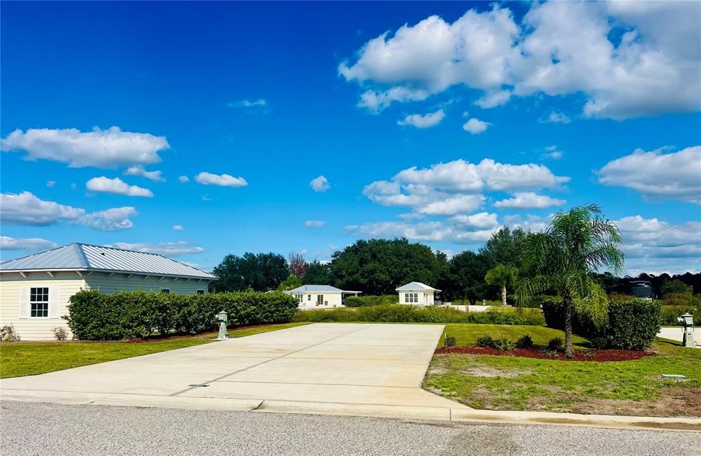 待售: $82,900 (0.12 acres)