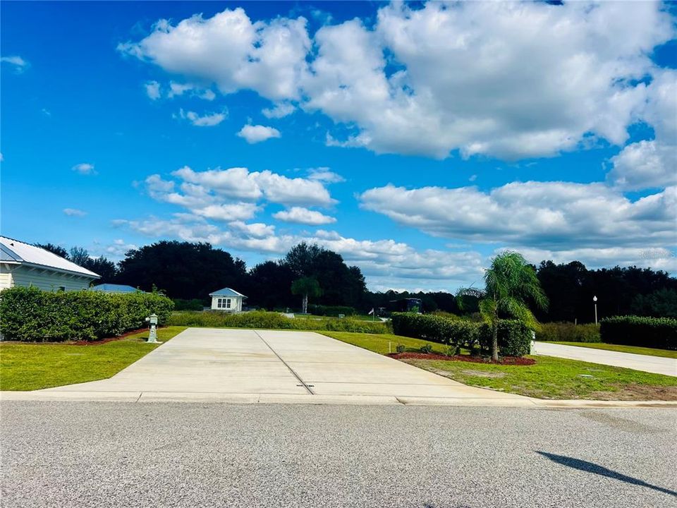 待售: $82,900 (0.12 acres)