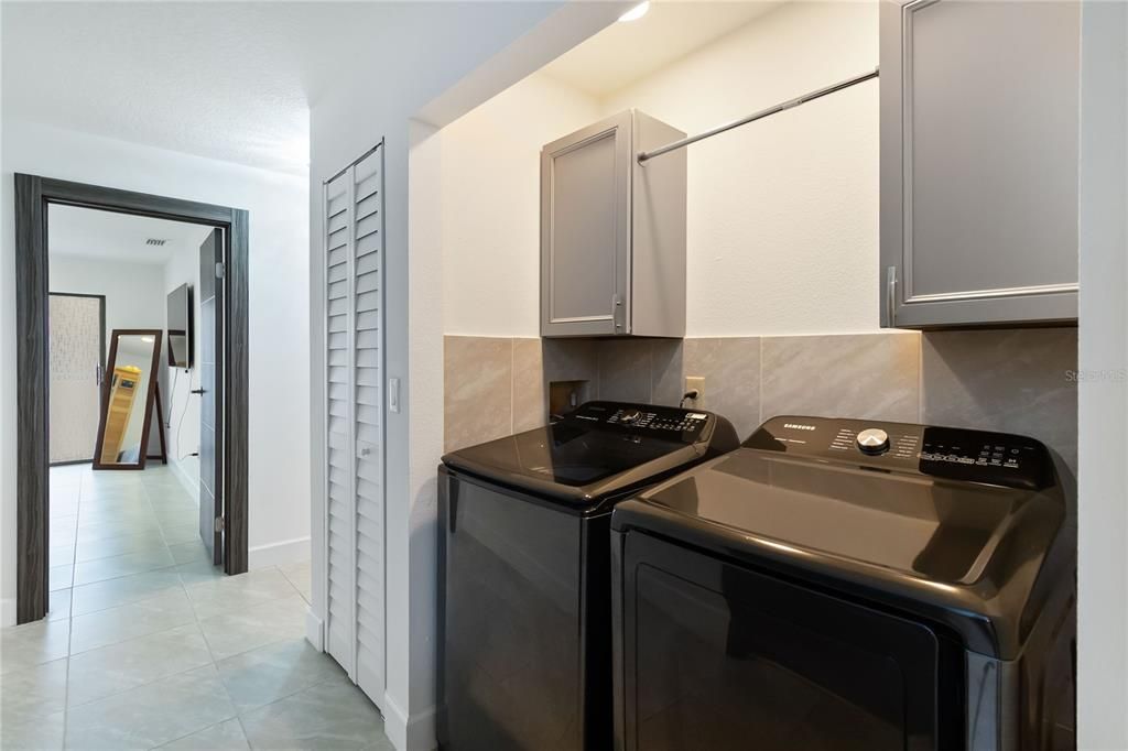 For Sale: $309,000 (2 beds, 2 baths, 1164 Square Feet)