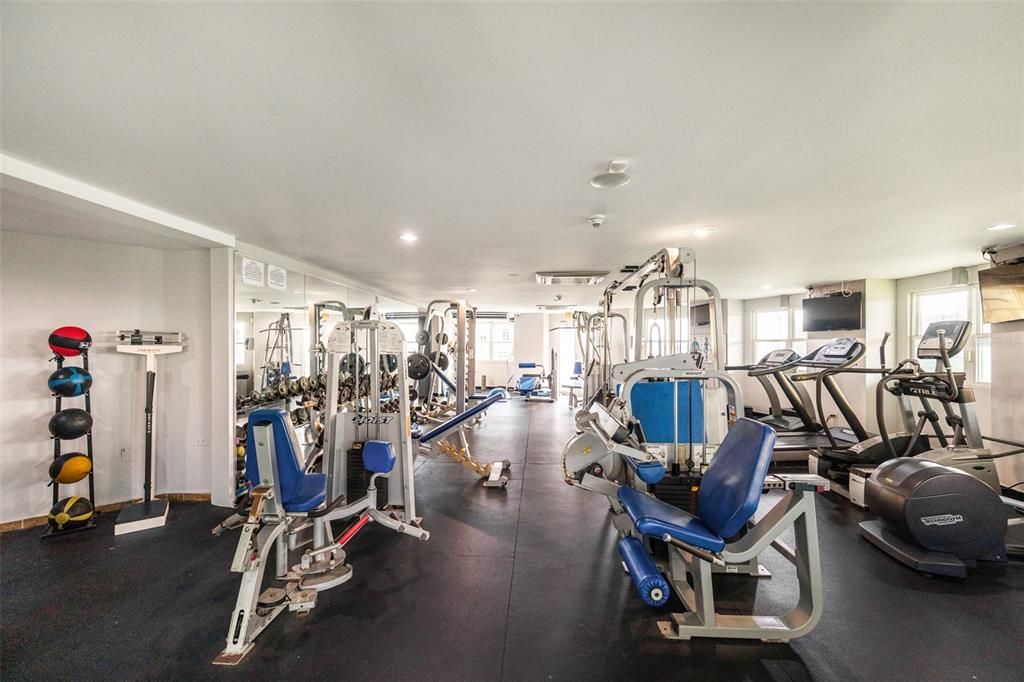 En Renta: $6,450 (4 camas, 2 baños, 1970 Pies cuadrados)