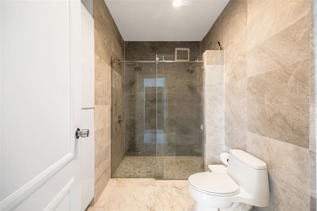 En Renta: $6,450 (4 camas, 2 baños, 1970 Pies cuadrados)