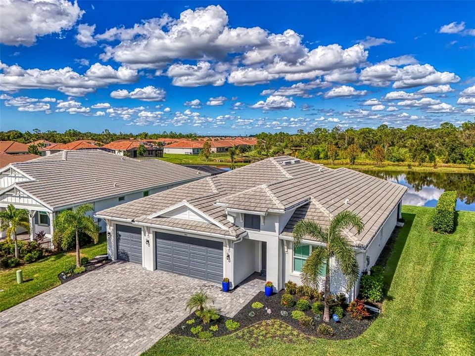 For Sale: $752,000 (3 beds, 2 baths, 2398 Square Feet)