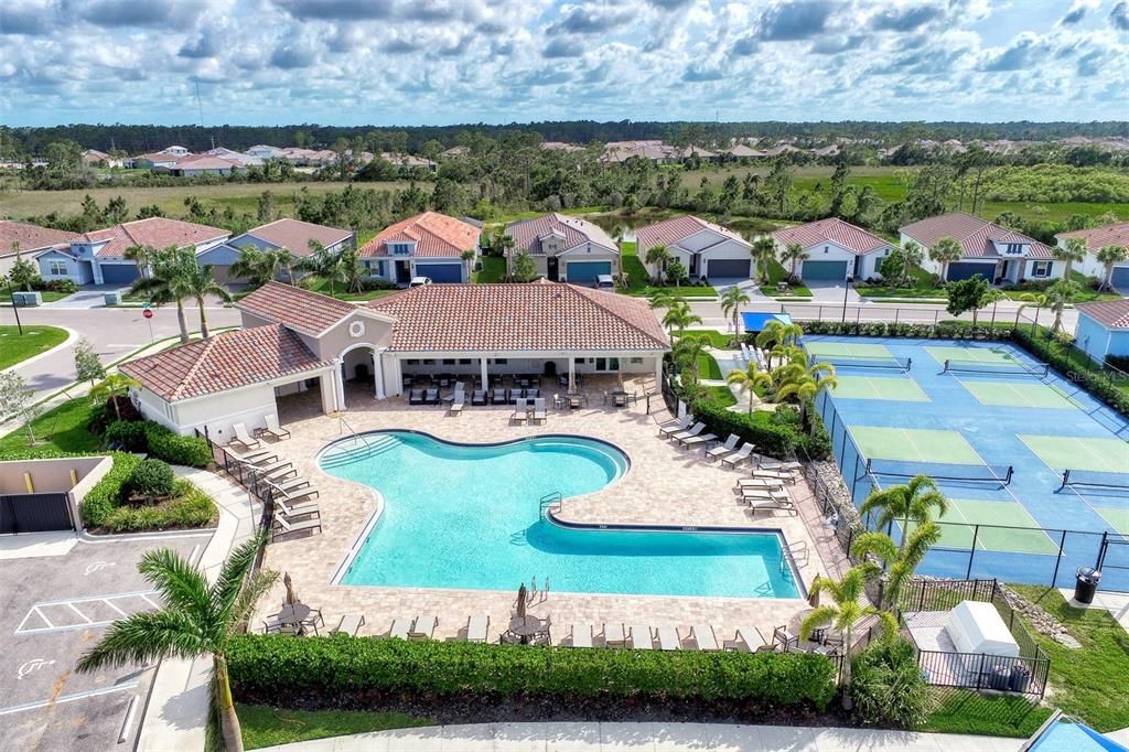 For Sale: $752,000 (3 beds, 2 baths, 2398 Square Feet)