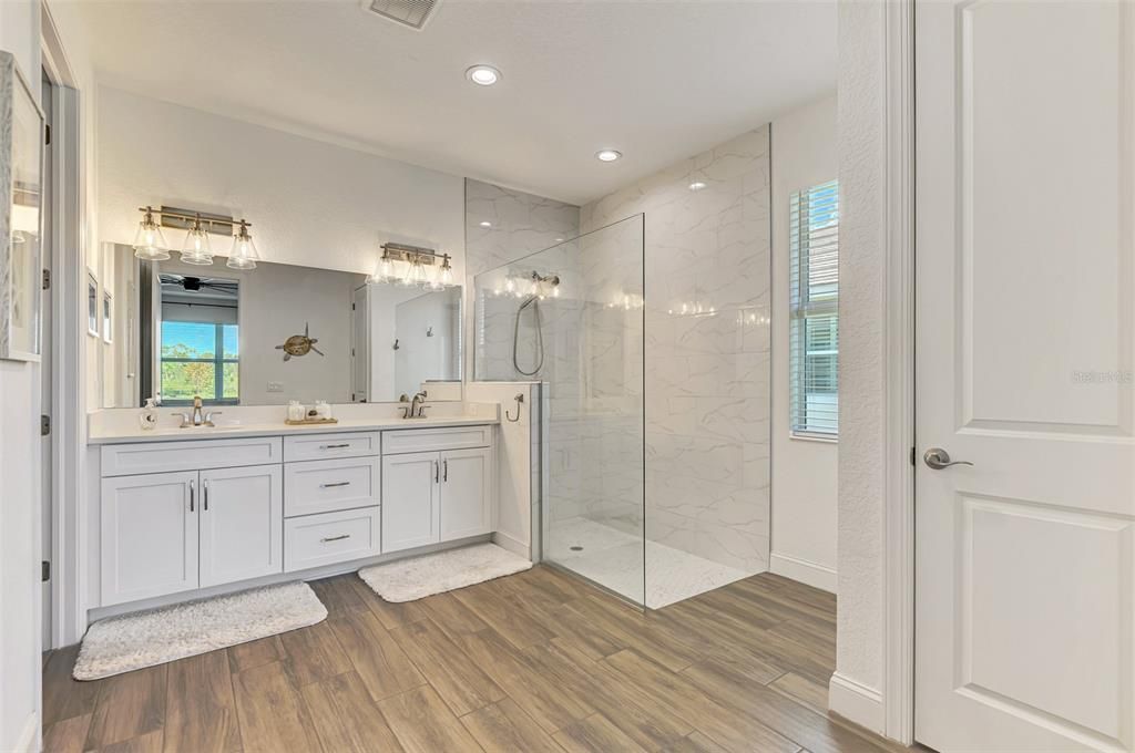 For Sale: $752,000 (3 beds, 2 baths, 2398 Square Feet)