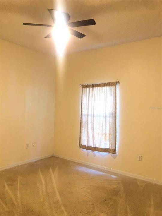 For Rent: $2,125 (4 beds, 2 baths, 1960 Square Feet)