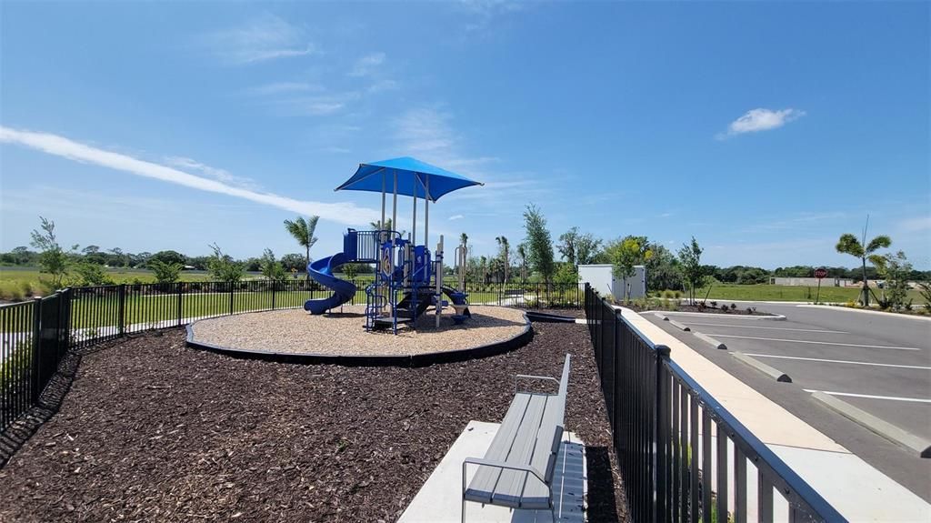 出租: $2,499 (4 贝兹, 2 浴室, 2036 平方英尺)