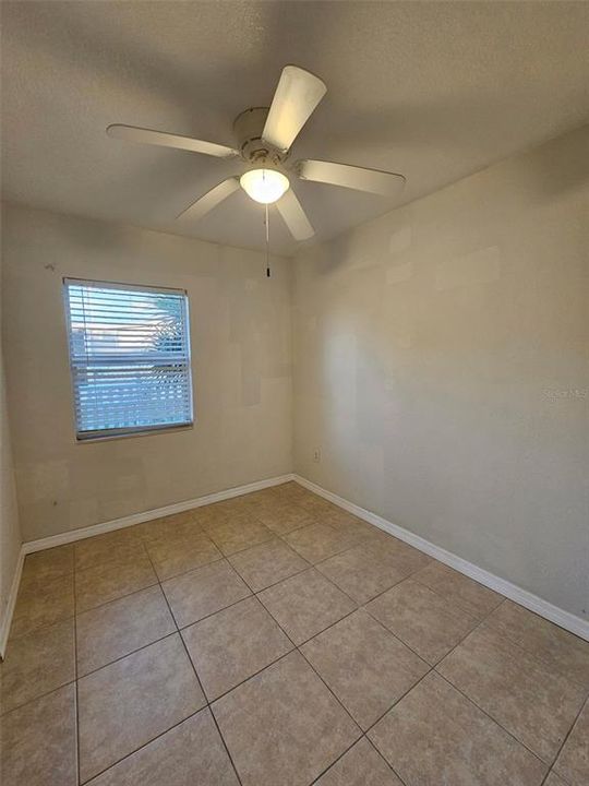 For Rent: $1,650 (3 beds, 2 baths, 996 Square Feet)
