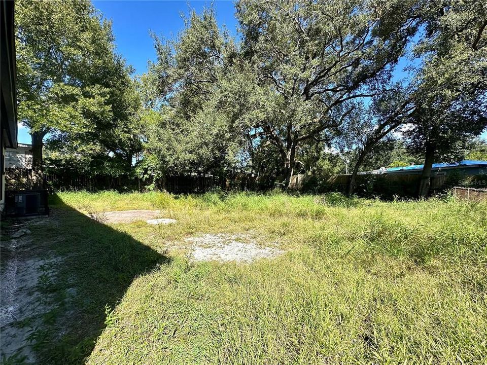 Activo con contrato: $195,000 (2 camas, 1 baños, 851 Pies cuadrados)