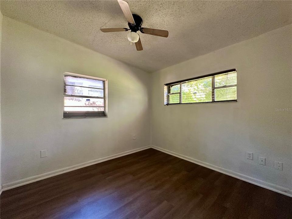 Activo con contrato: $195,000 (2 camas, 1 baños, 851 Pies cuadrados)