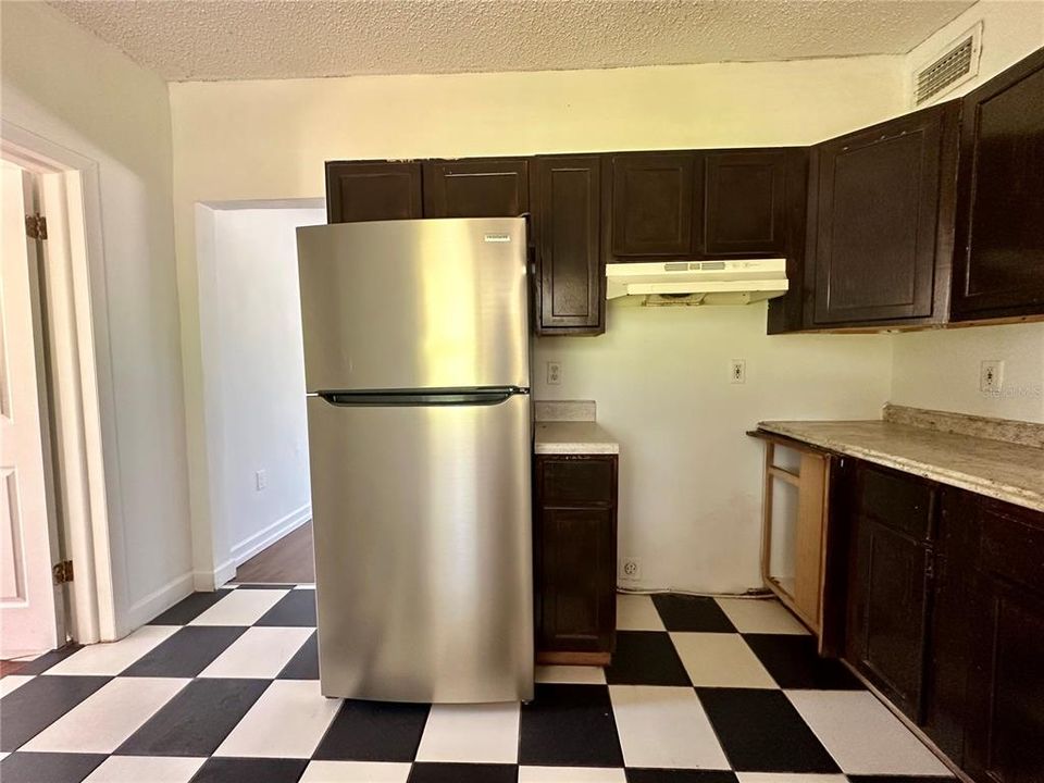 Activo con contrato: $195,000 (2 camas, 1 baños, 851 Pies cuadrados)