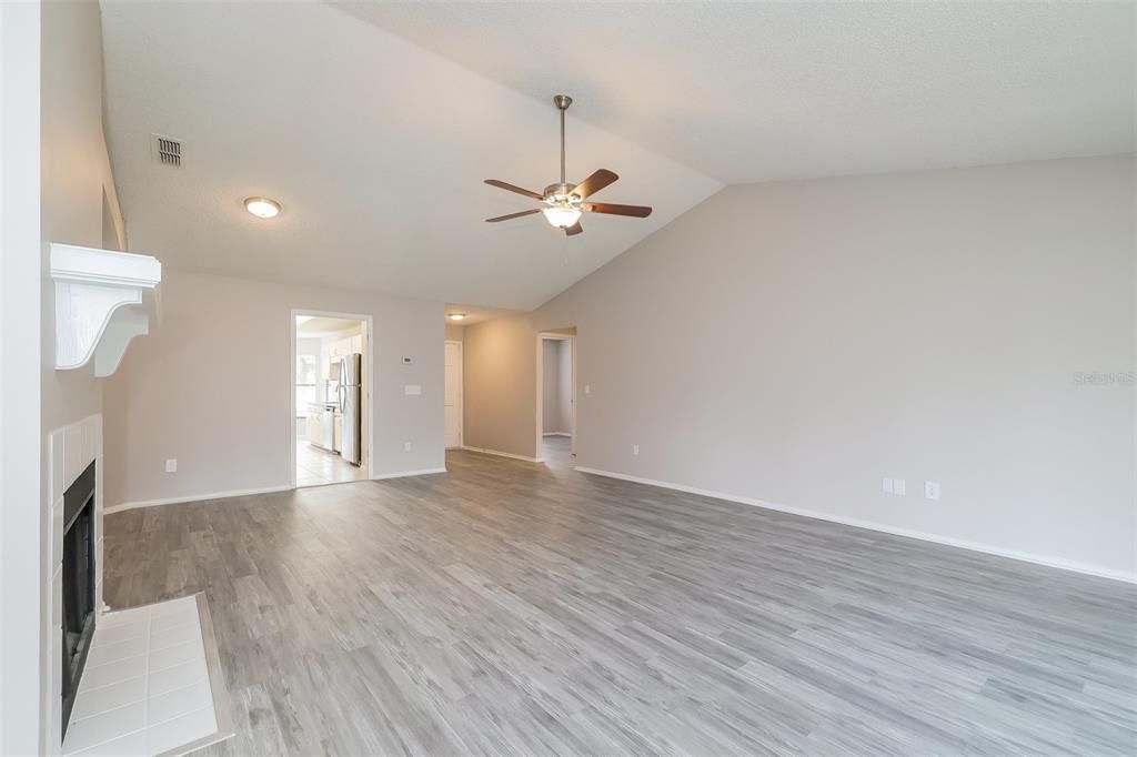 For Sale: $422,000 (3 beds, 2 baths, 1529 Square Feet)