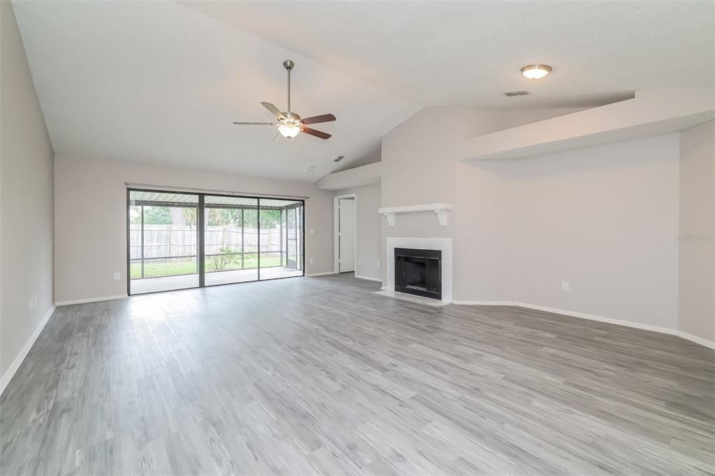 For Sale: $422,000 (3 beds, 2 baths, 1529 Square Feet)