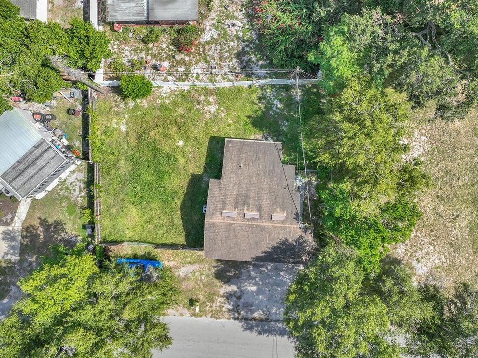 合同活跃: $165,000 (2 贝兹, 1 浴室, 722 平方英尺)