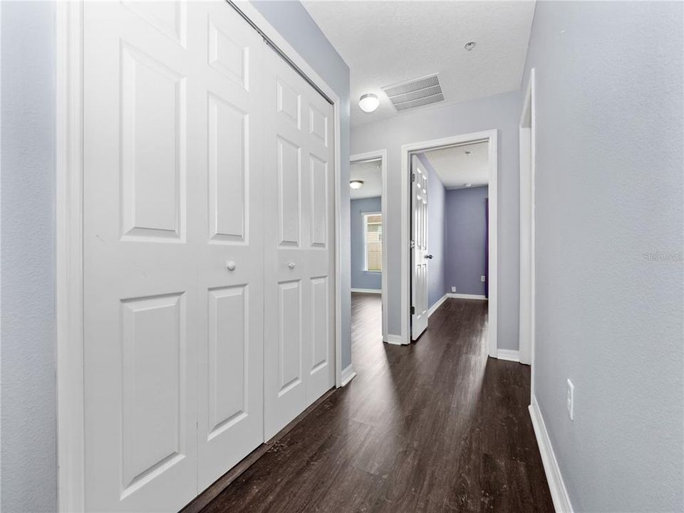 Active With Contract: $319,900 (3 beds, 2 baths, 1836 Square Feet)