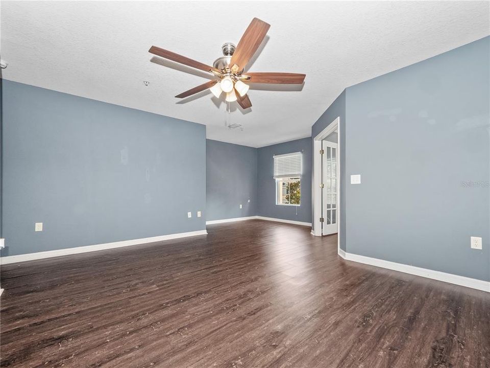 Active With Contract: $319,900 (3 beds, 2 baths, 1836 Square Feet)