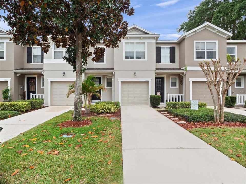 Active With Contract: $319,900 (3 beds, 2 baths, 1836 Square Feet)