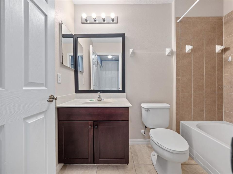 Active With Contract: $319,900 (3 beds, 2 baths, 1836 Square Feet)