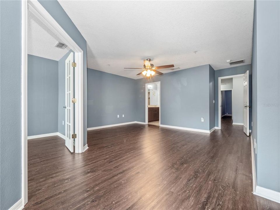 Active With Contract: $319,900 (3 beds, 2 baths, 1836 Square Feet)