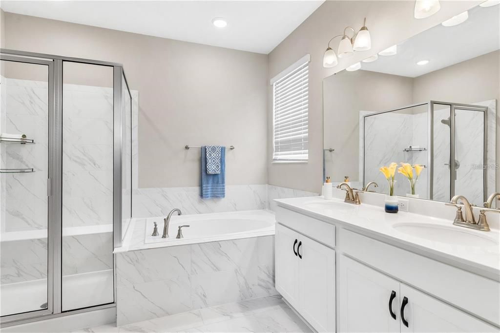 For Sale: $349,900 (4 beds, 3 baths, 2075 Square Feet)