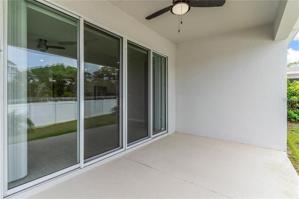 For Sale: $349,900 (4 beds, 3 baths, 2075 Square Feet)