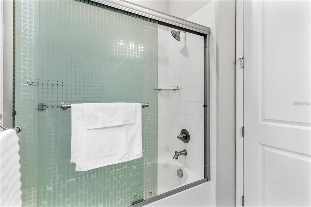 For Sale: $349,900 (4 beds, 3 baths, 2075 Square Feet)