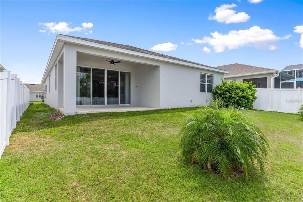 For Sale: $349,900 (4 beds, 3 baths, 2075 Square Feet)