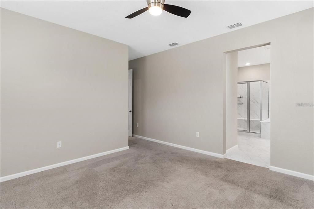 For Sale: $349,900 (4 beds, 3 baths, 2075 Square Feet)