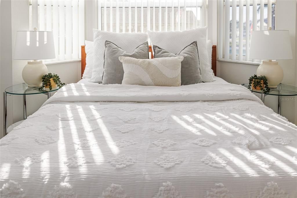 Active With Contract: $234,900 (2 beds, 2 baths, 1452 Square Feet)