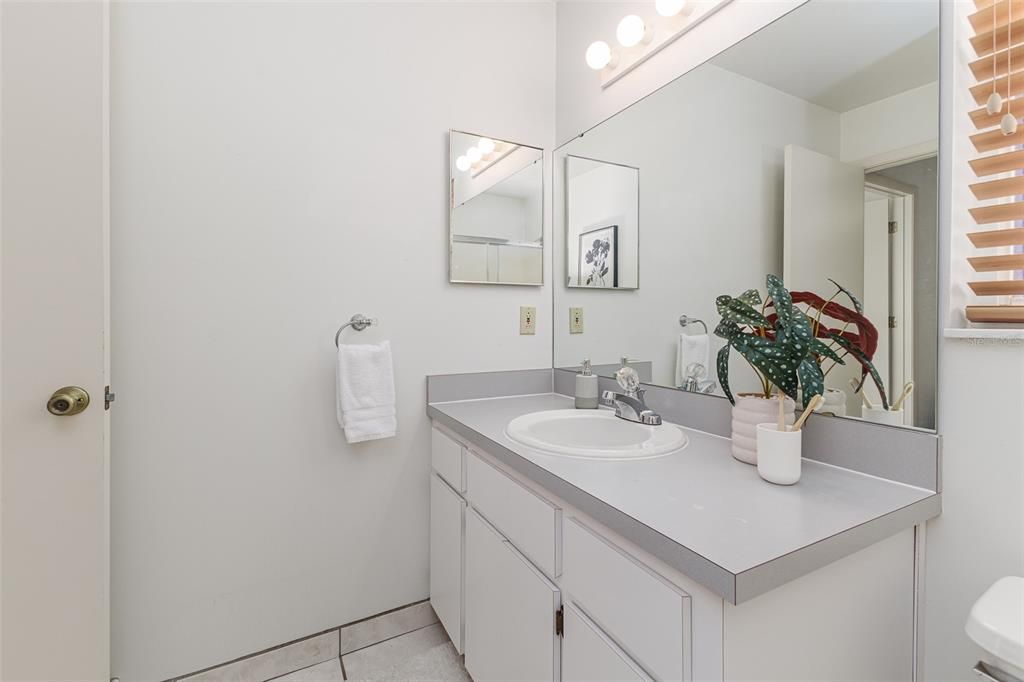 Active With Contract: $234,900 (2 beds, 2 baths, 1452 Square Feet)